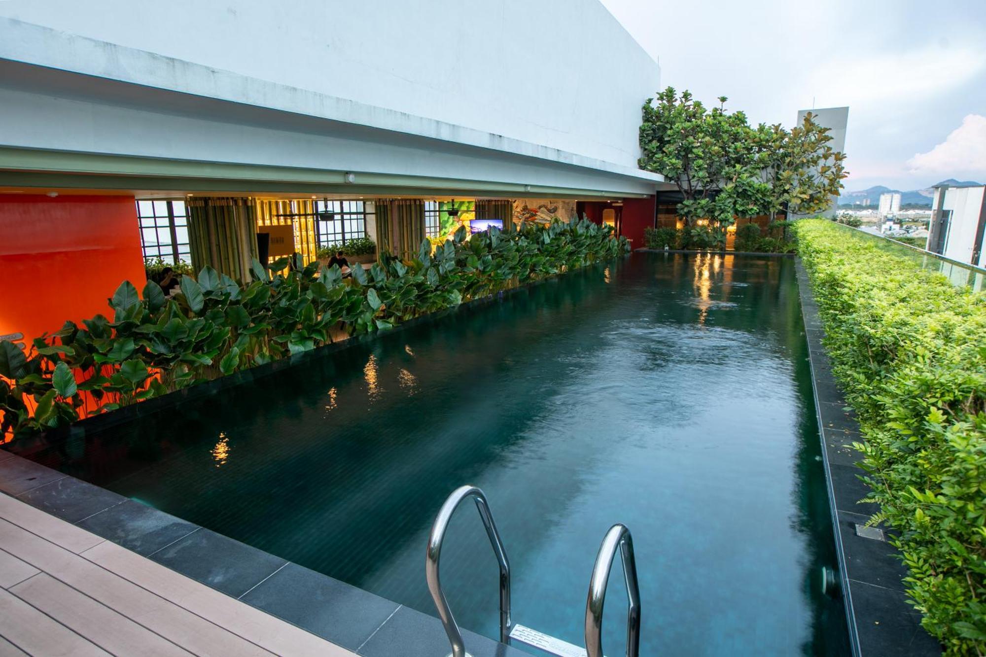 Hotel The Upper House, Batu Kawan Simpang Ampat  Esterno foto