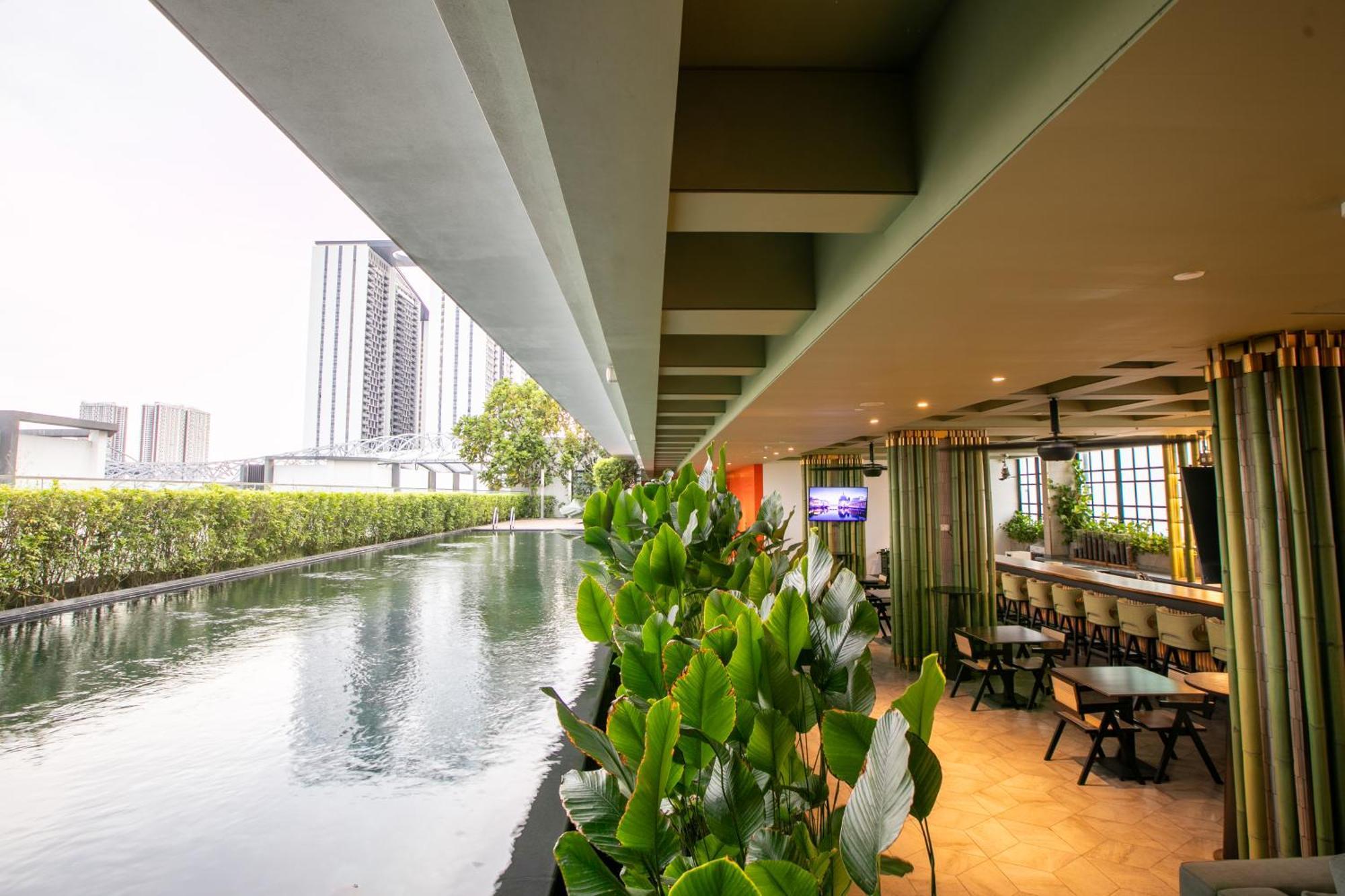 Hotel The Upper House, Batu Kawan Simpang Ampat  Esterno foto